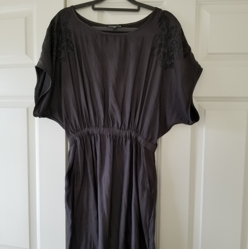 Closet Cleanout 5/$25 Express silky dress